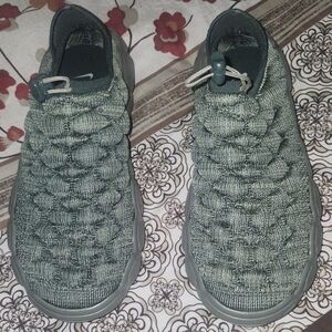 Nike Women's Woven Sneakers in Teal and Gray